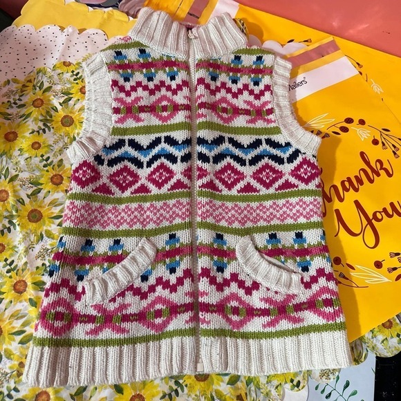 Maggie & Zoe sweater vest - Picture 1 of 3